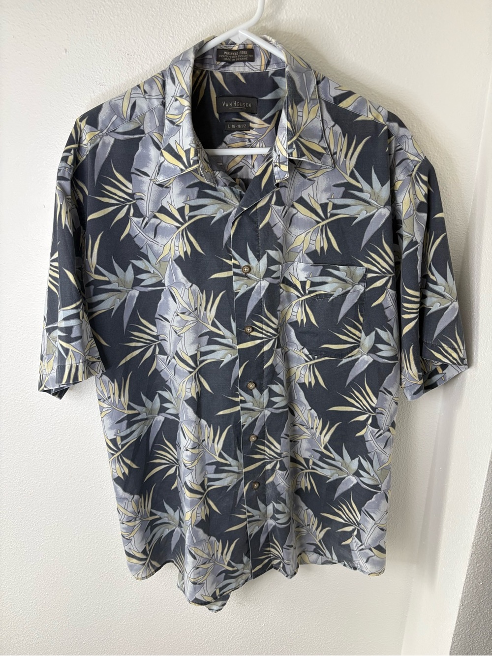 Van Heusen Short-Sleeve Tropical Print Button-Down - Gray & Cream - L 16-16.5